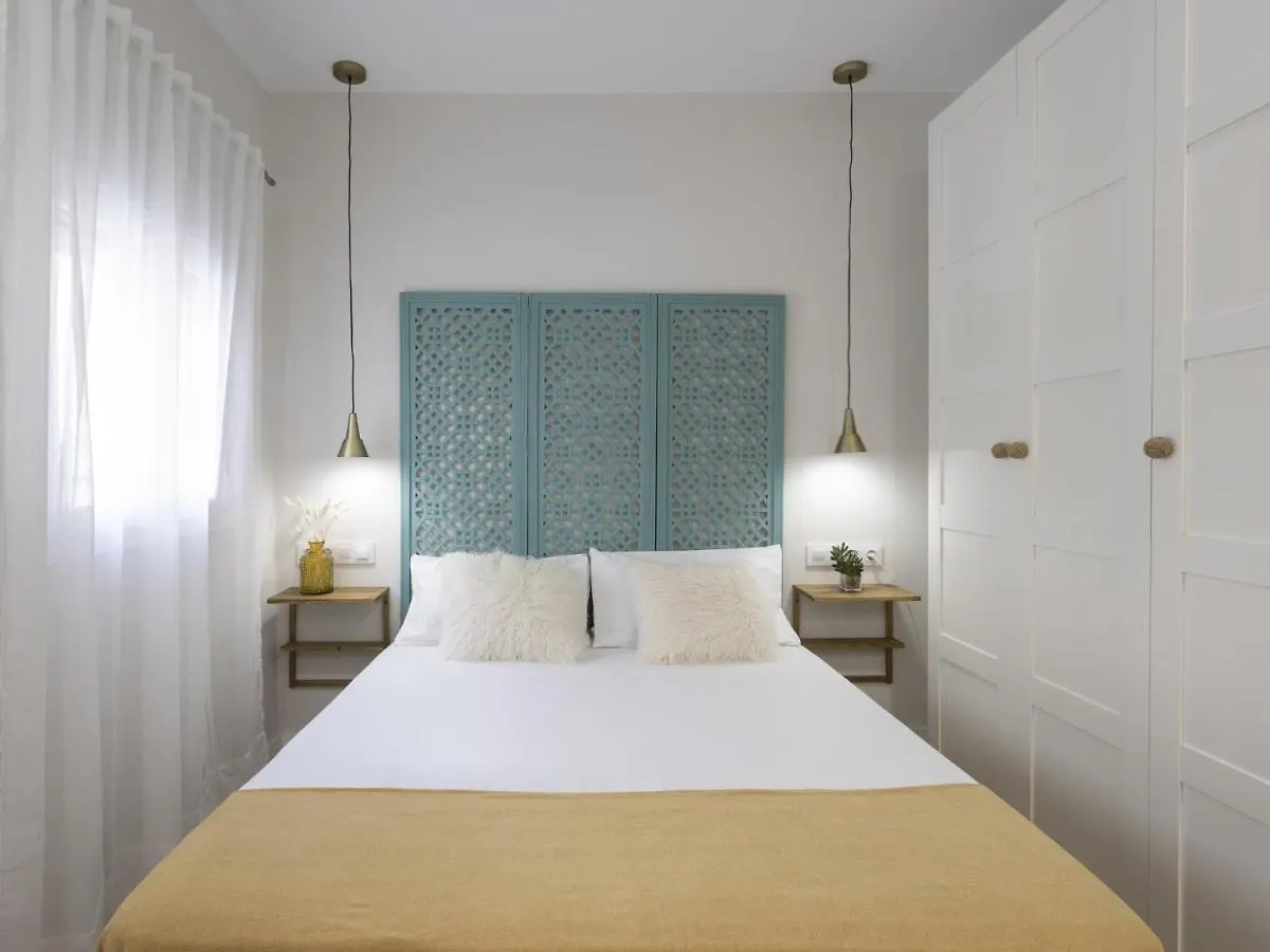 Beautiful Blue Triana Apartment Seville