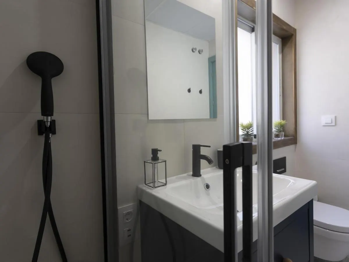 Beautiful Blue Triana Apartment Seville